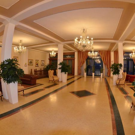 Grand Hotel Montesilvano Marina Екстериор снимка