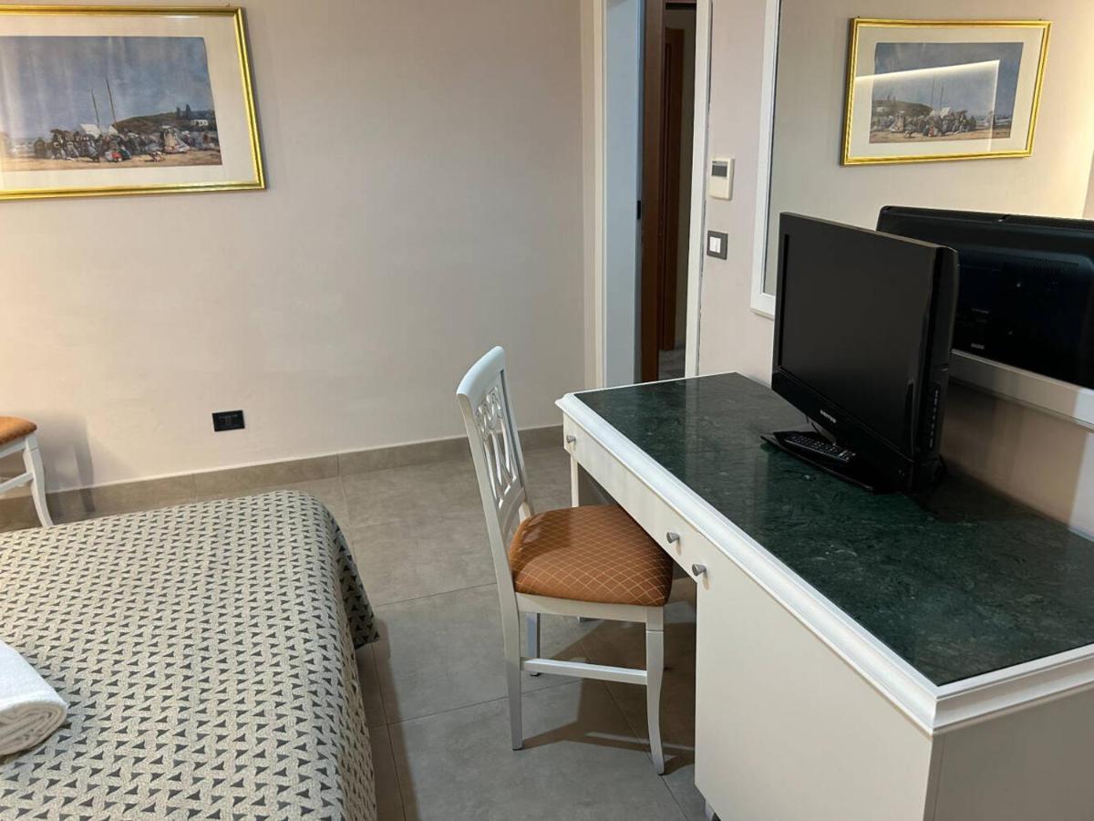 Grand Hotel Montesilvano Marina Екстериор снимка
