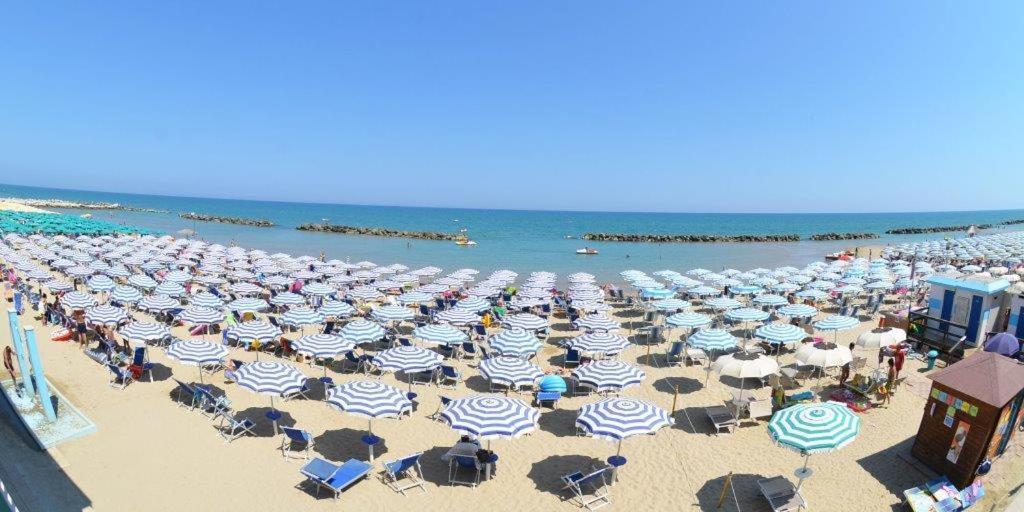 Grand Hotel Montesilvano Marina Екстериор снимка