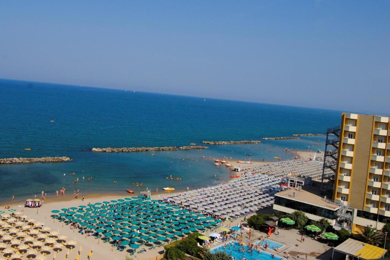 Grand Hotel Montesilvano Marina Екстериор снимка